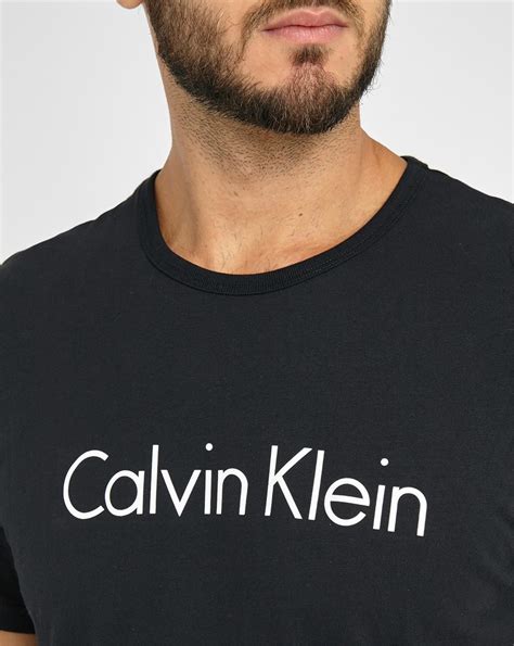 calvin klein t shirt herren brustbändel|calvin klein t shirt langarm.